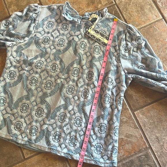 ⭐️BOGO FREE⭐️ NWT ULTRA PINK Lace Long Sleeve Lined Blue Top - Picture 6 of 10
